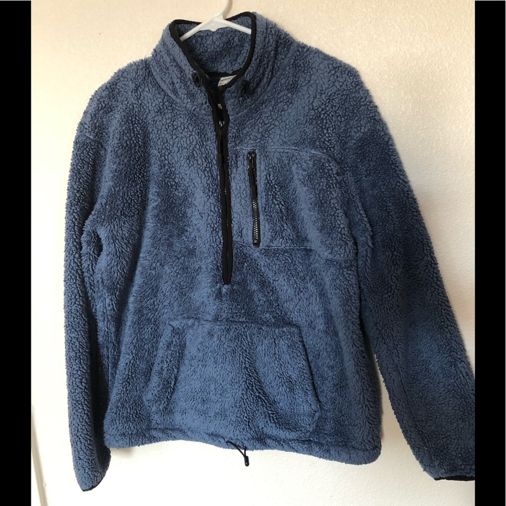 Blue 1/2 zip VS Sherpa sweater/jacket size XS